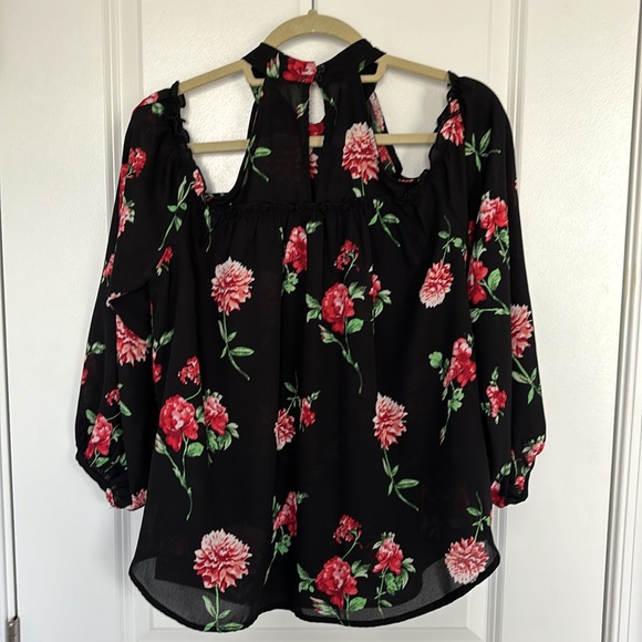 Floral Cold Shoulder Top - Picture 3 of 3